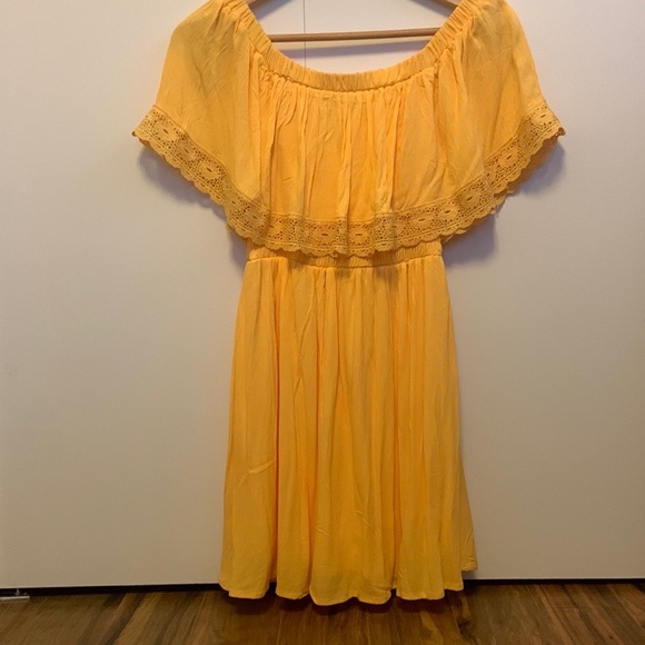 Forever 21 Dresses & Skirts - Off the shoulder gauze dress